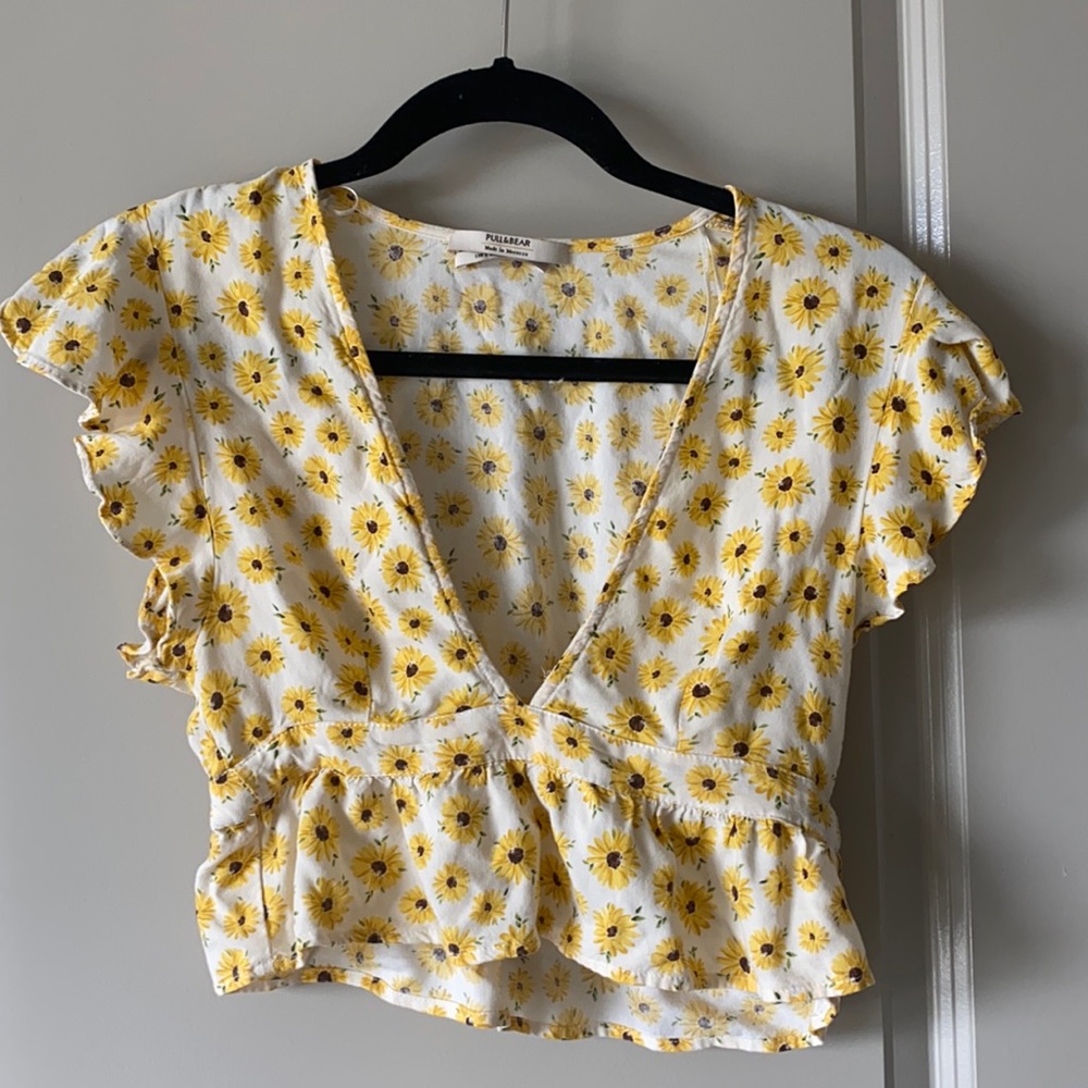 Pull&Bear Cropped Sunflower Blouse